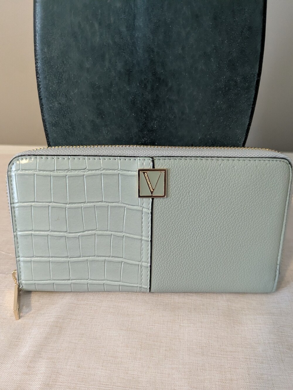 Victoria's Secret Palm Croc Wallet Large Bi-Fold Wallets For Women